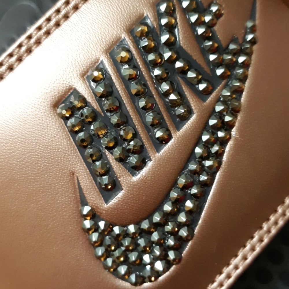 LAST PAIR CUSTOM Gold Nike Benassi Slides - Picture 2 of 4